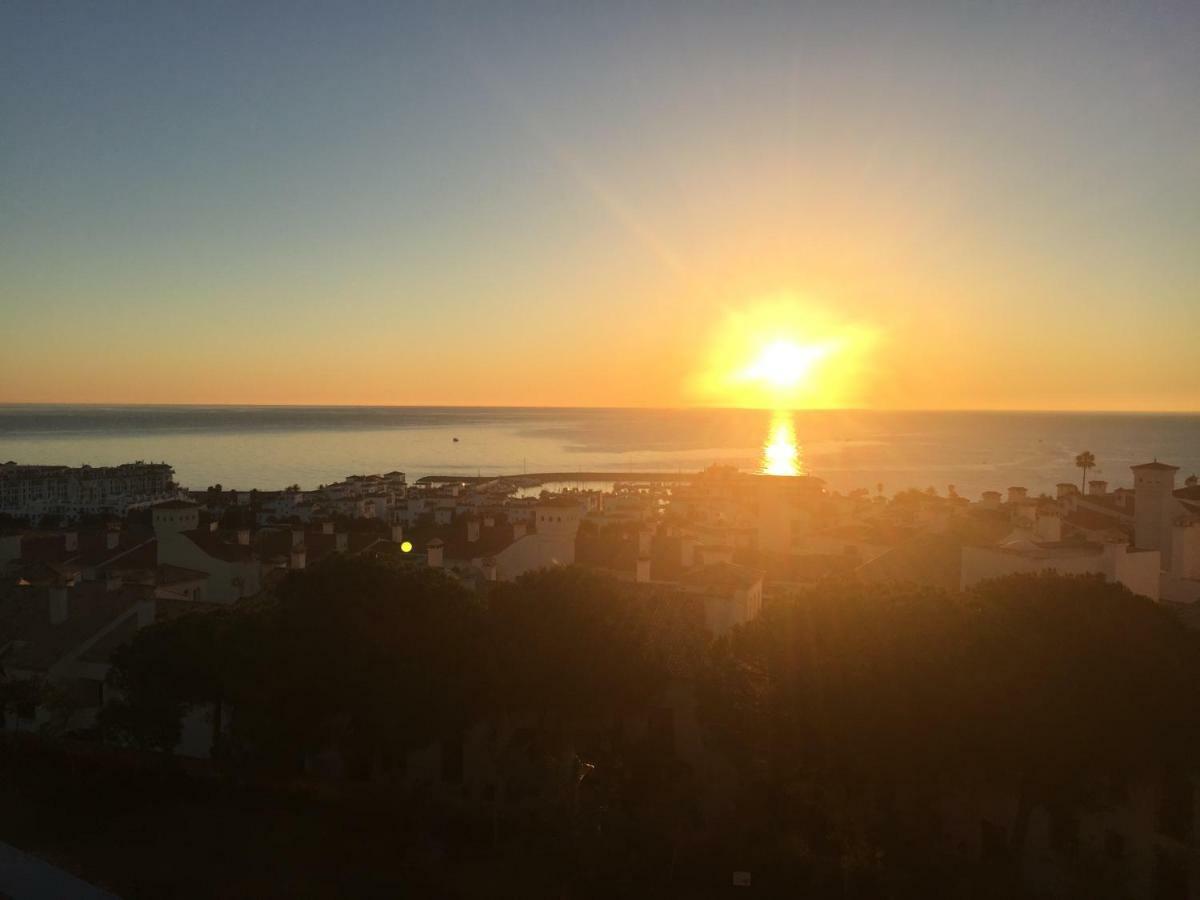Duquesa Suite And Golf With A Spectacular Sea View Manilva Esterno foto